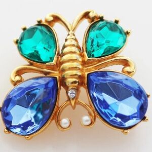Trifari Brooch